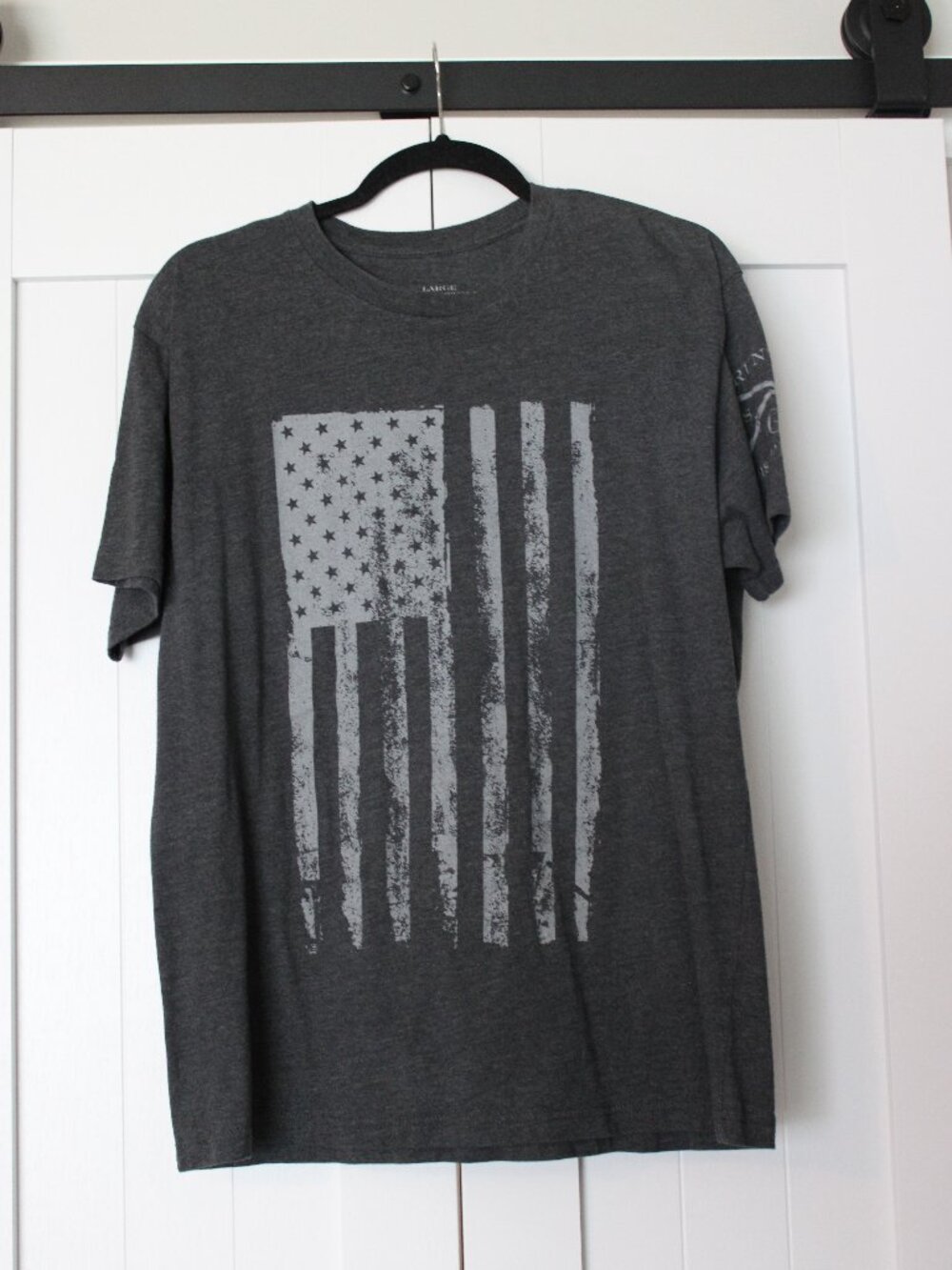 Grunt Style Tee | Men’s Large | Black Flag Graphic